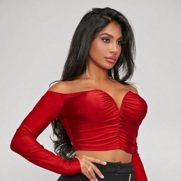 Off Shoulder Ruched Crop Tee - Picture 1 of 7